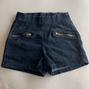 Dark blue Jean shorts with gold zipper